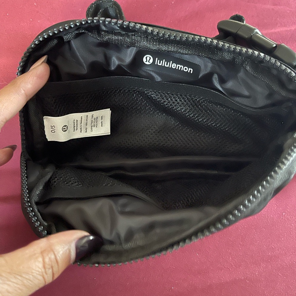 Lululemon Belt bag - Picture 2 of 4